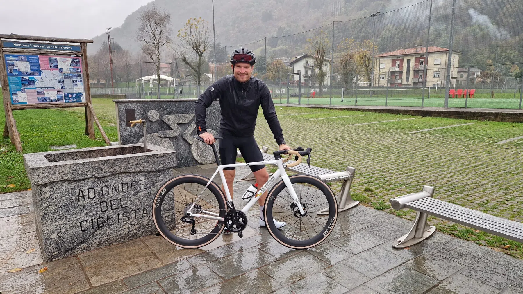 Bicycling Winterkledingtest 2025 - Ciovita Apex Hydro Repel Waterproof Jacket